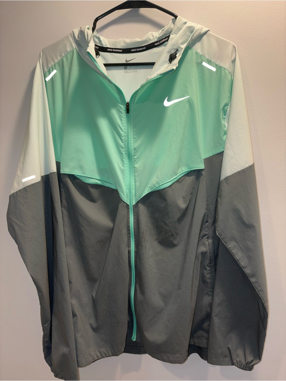 Nike Mens Mint Green & Gray Hooded Lightweight Jacket